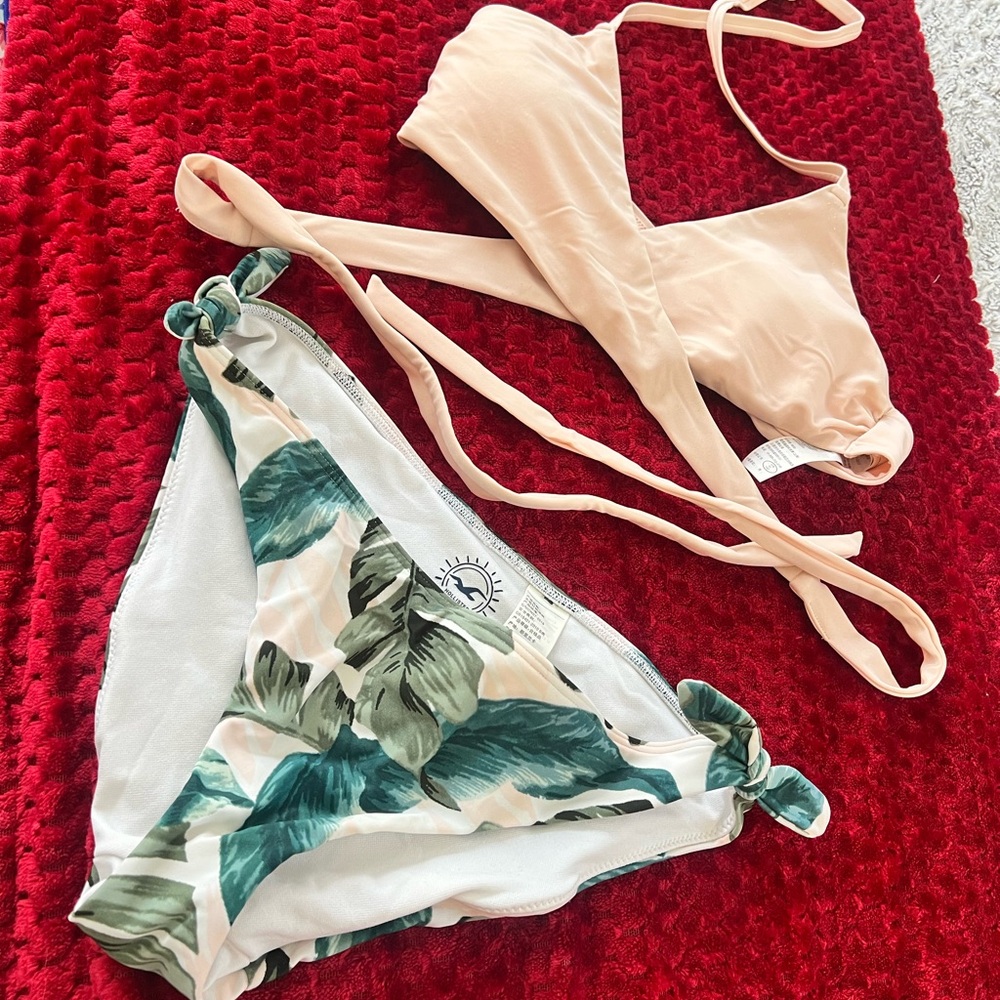 Hollister Peach and Green Leaf Bikini